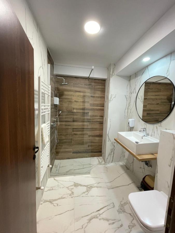 Hotel City Tulcea Eksteriør bilde